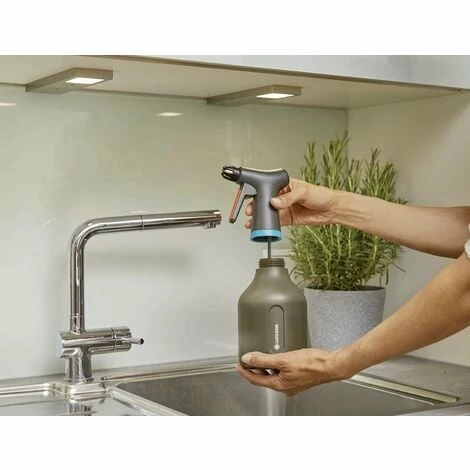 GARDENA 11110-20 Pumpsprüher 0.75 l Am billigsten 😀 GARDENA 11110-20 Pumpsprüher 0.75 L 😉 -GARDENA SHOP 46030160 4